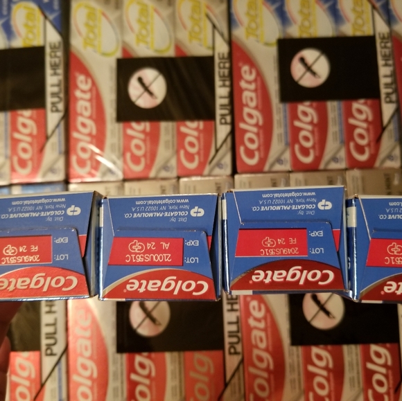 Colgate Toothpaste (4.8oz each) - Picture 2 of 3